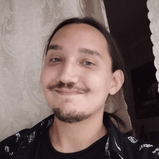 Марат — специалист технической поддержки